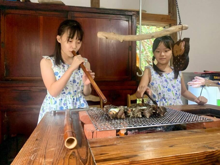 佐渡島に残る築130年の伝統的な古民家｜東夢 Villa Sado Buitenkant foto