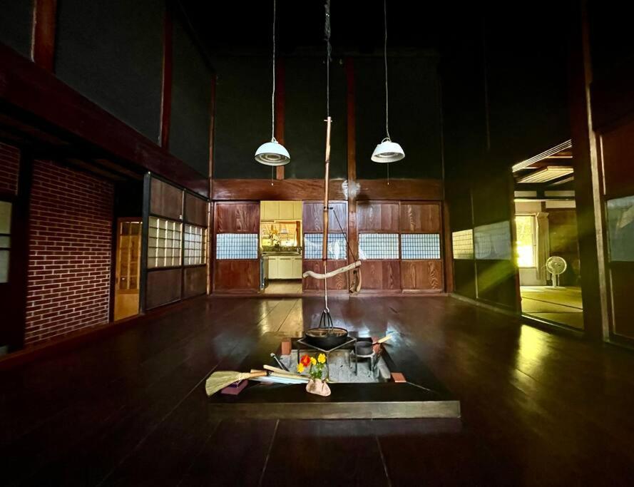 佐渡島に残る築130年の伝統的な古民家｜東夢 Villa Sado Buitenkant foto