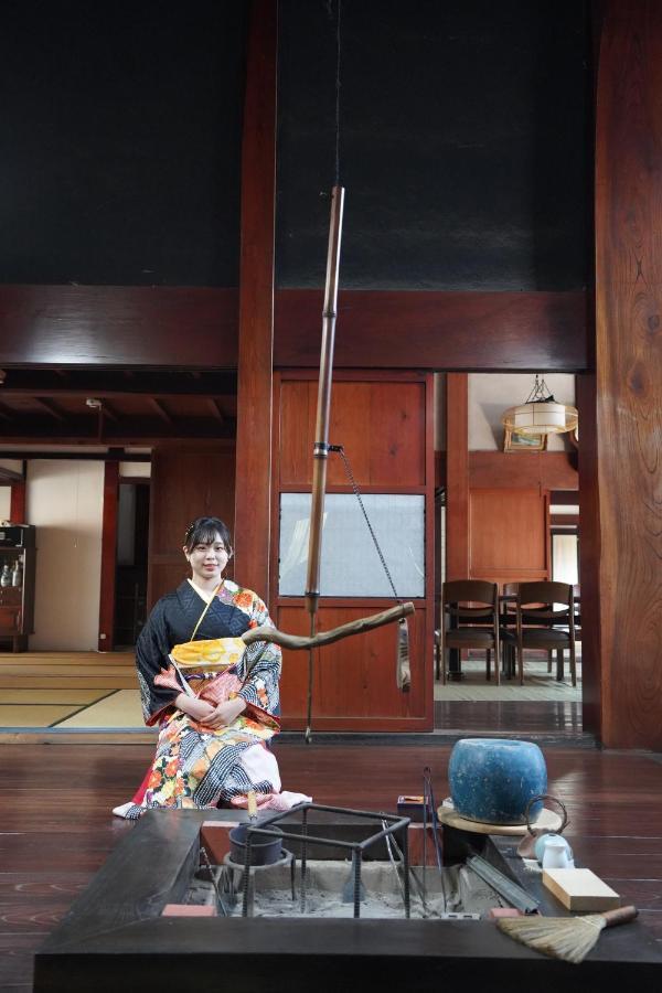 佐渡島に残る築130年の伝統的な古民家｜東夢 Villa Sado Buitenkant foto