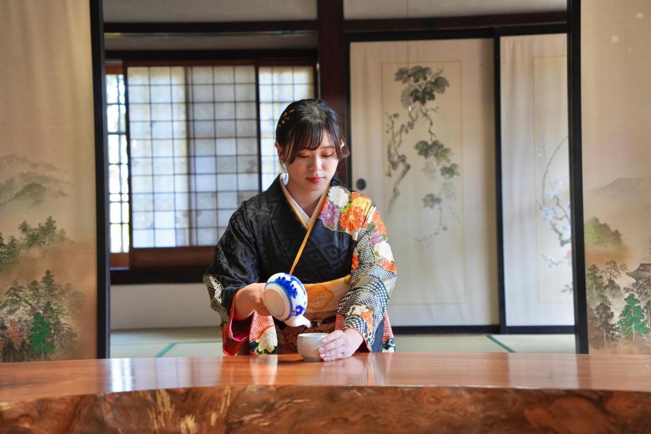 佐渡島に残る築130年の伝統的な古民家｜東夢 Villa Sado Buitenkant foto